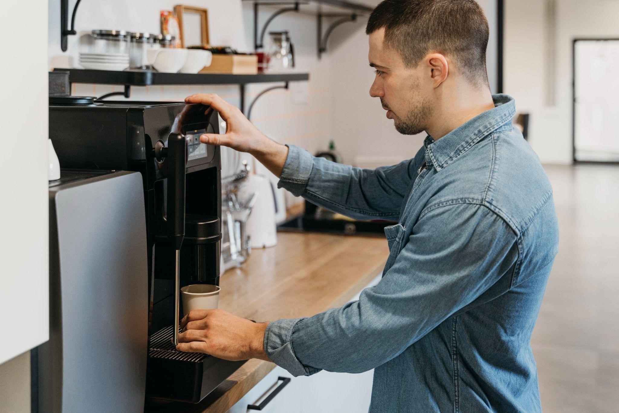 Automatiniai kavos aparatai: lengvesnis kavos ruošimo procesas