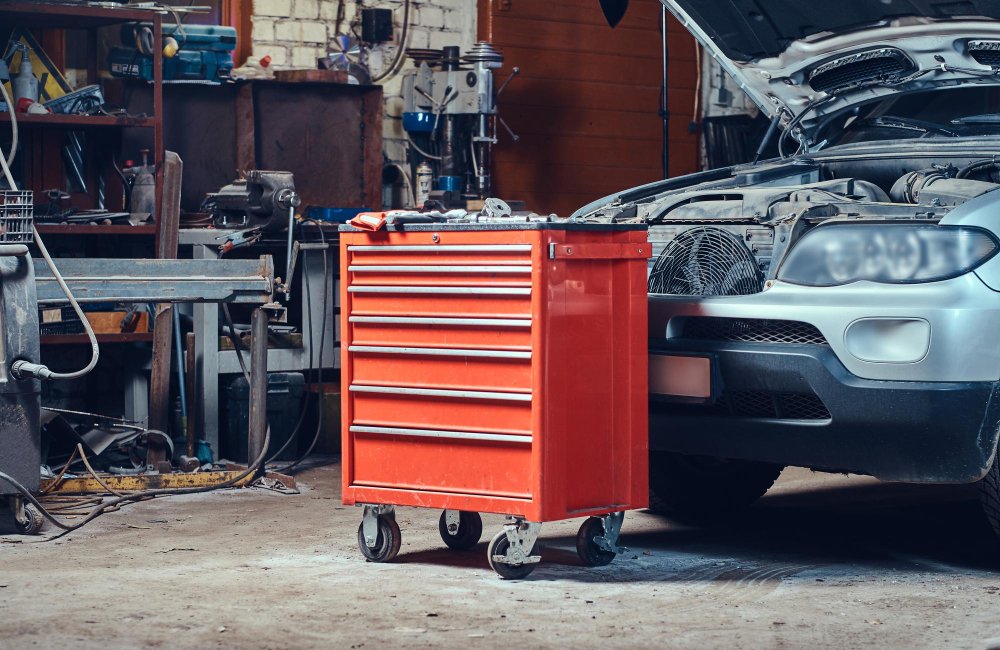 Geriausia automechanikos mokykla – tavo paties garaže